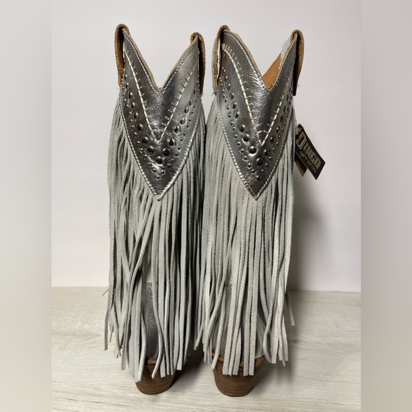 Dingo Gypsy Studded Fringe Metallic Snip Toe Cowboy Silver Boots 6M DI 737 - Picture 2 of 12
